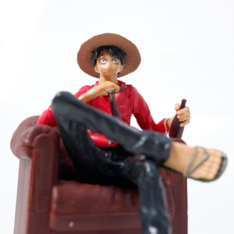 Коллекционная фигурка Луффи на кресле из аниме One Piece в подарочной коробке. + мини фигурка в подарок - Pic n 308681