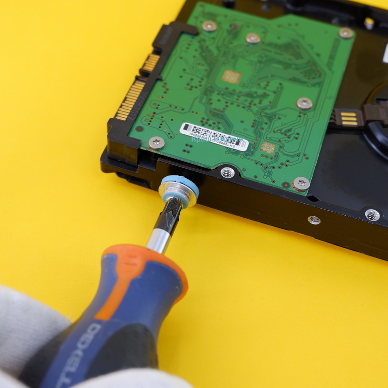 Винты голубые 4шт. HP X9L44A6 Bulk / С вибро поглощающими прокладками / Для крепления жестких дисков