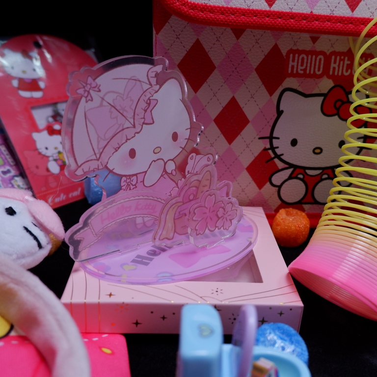 New! Подарочный набор Hello Kitty 23 в 1! Коробочка с мелочами Хеллоу Китти. Сразу 23 качественных подарка! - Pic n 308789