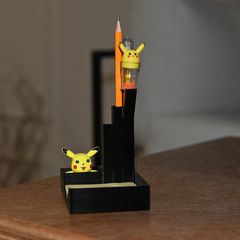 Набор Пикачу Pokemon. Настольный мини органайзер в комплекте — Ручка с брелоком, стирающиеся чернила + Карандаш с ластиком + Точилка + Бумажные стике - Pic n 308843