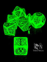 7шт. DnD Дайсы светящиеся в темноте «D Lumine runes»! Подземелья и драконы игральные кости. Кубики для ДнД, атрибуты мастера Theo Nelia.  - Pic n 309209